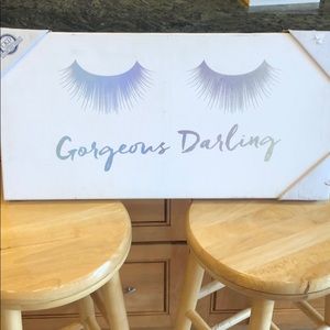 “Gorgeous Darling” metallic eyelash sign